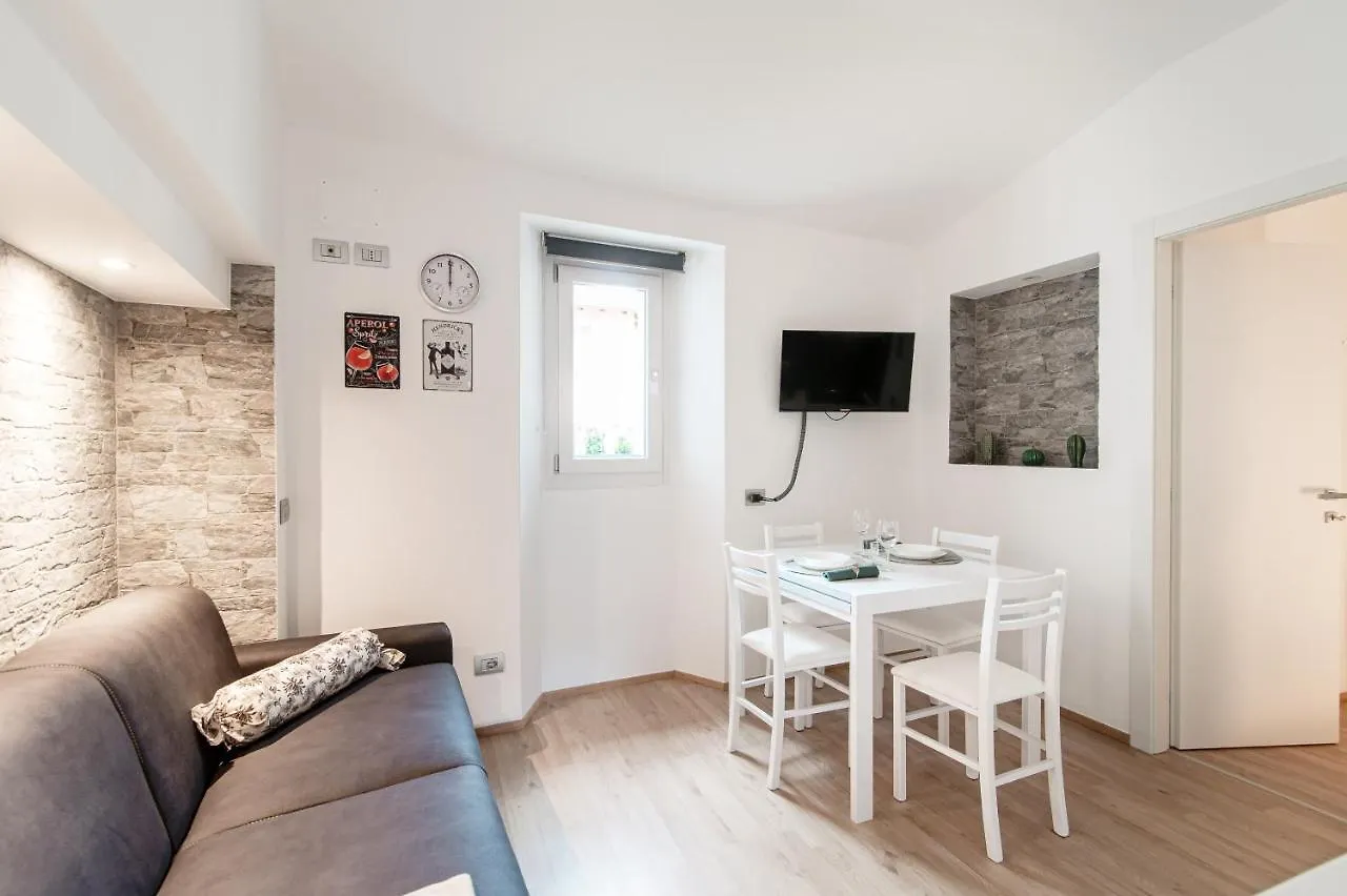 شقة Love'S Corner - By Myhomeincomo Carate Urio
