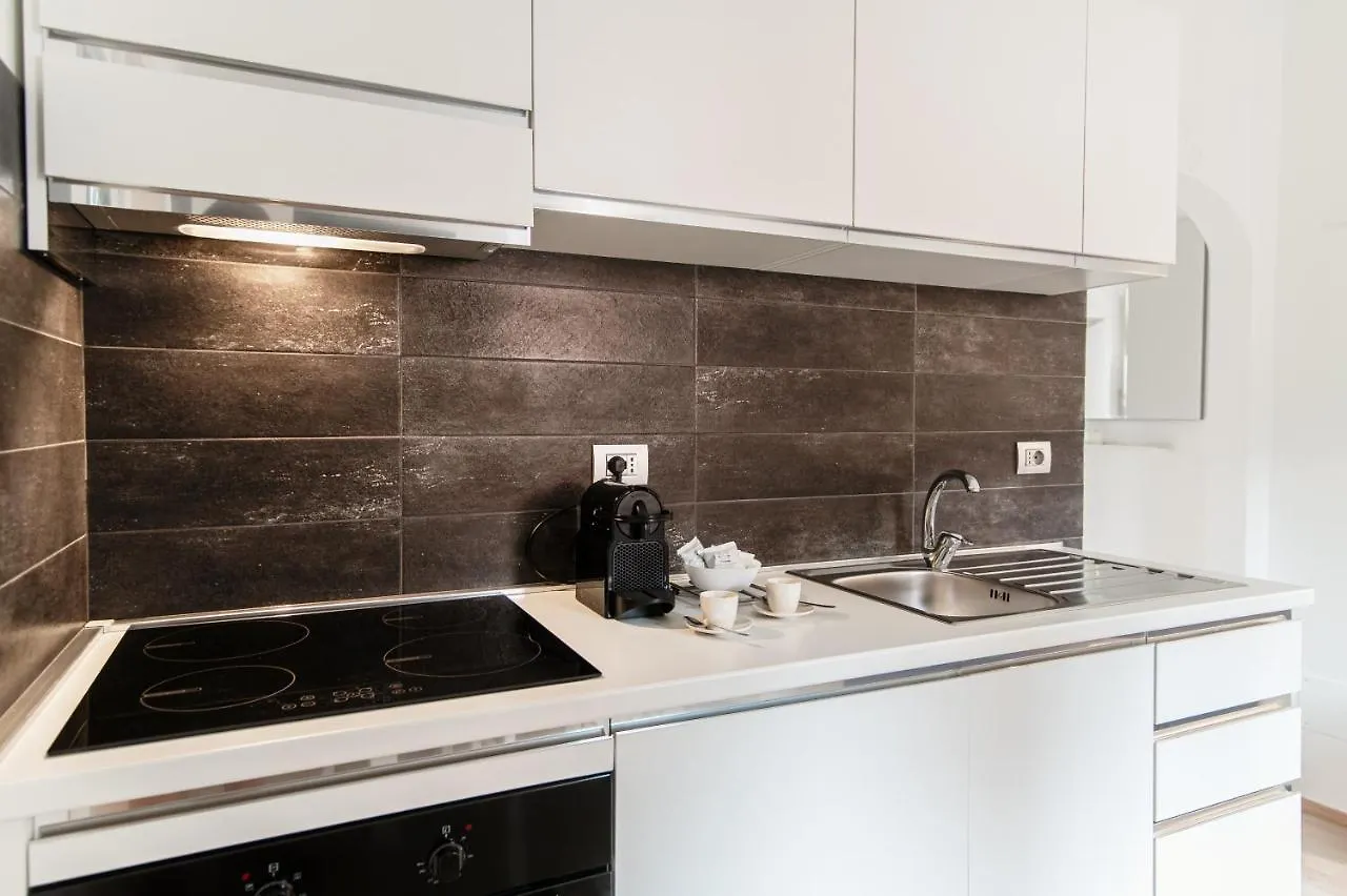 Apartament Love'S Corner - By Myhomeincomo Carate Urio